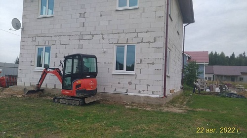 Устройство ливневой канализации и бетонной отмостки  в деревни Красницы.  №3